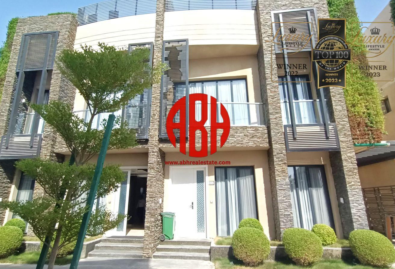 LUXURY LIVING | 5 BDR + MAID VILLA | PRIVATE POOL - Villa in Umm Al Amad