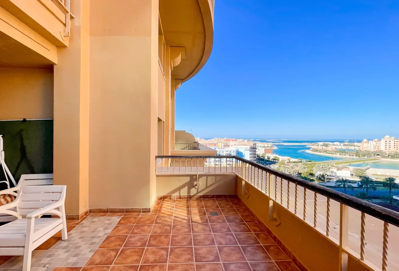 Grab It now | Luxury studio for rent | FF| Balcony - Apartment in West Porto Drive