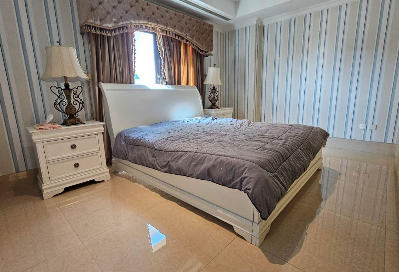 2-Bedroom Apartment in Porto Arabia with Marina V