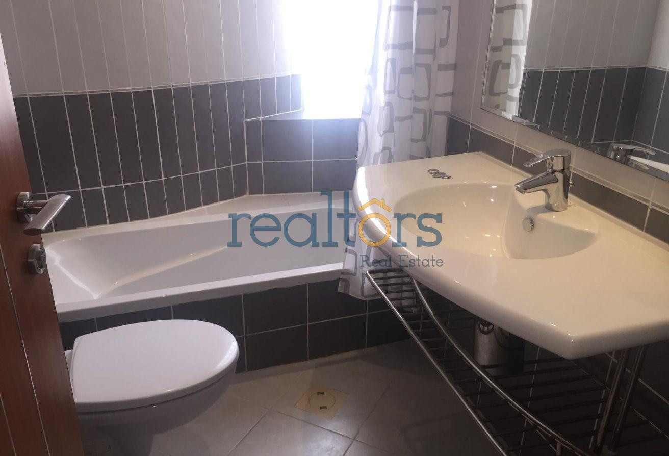 S A VILLA 5 BED WITH PRIVATE POOL SEMI FURNISHED - Villa in Al Dafna
