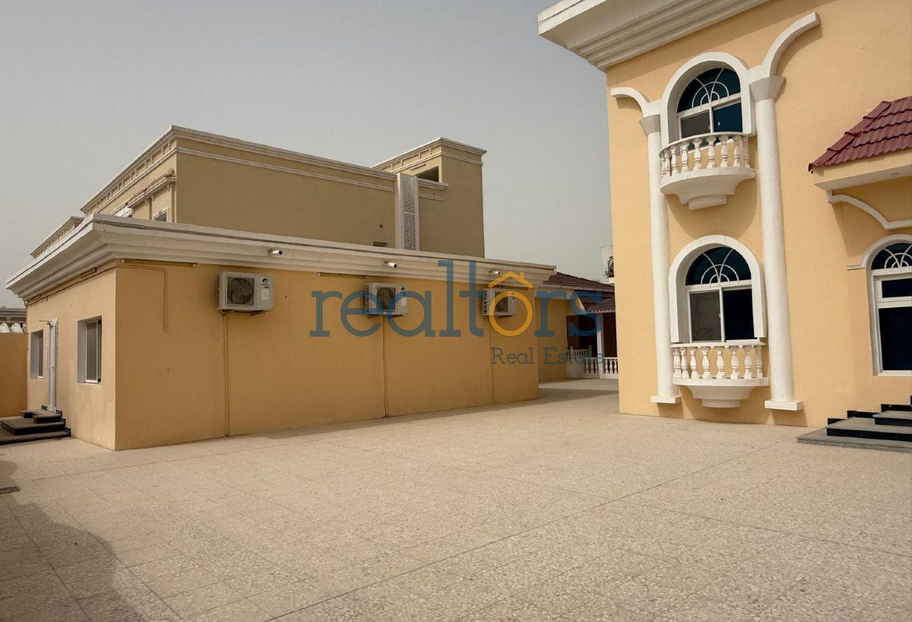 AMZ PRICE SA VILLA 8 BED PLUS MAID DRIVER! MAJLIS - Villa in Al Kheesa