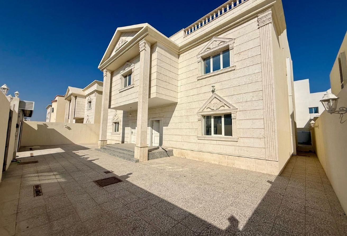 For sale: Standalone villa in Old Thumama