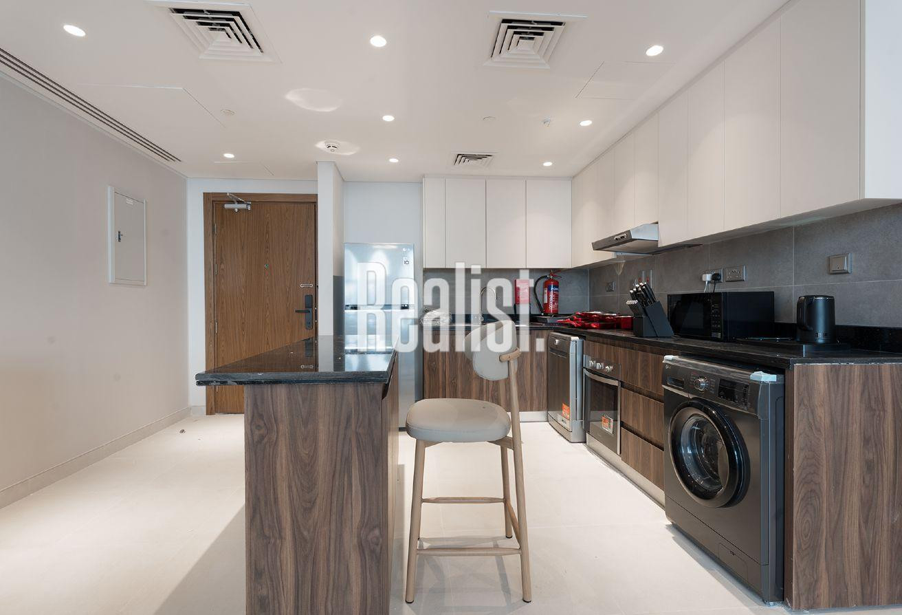 PREMIUM STUDIO | FURNISHED WITH BALCONY | NO BILLS - Studio Apartment in La Plage West