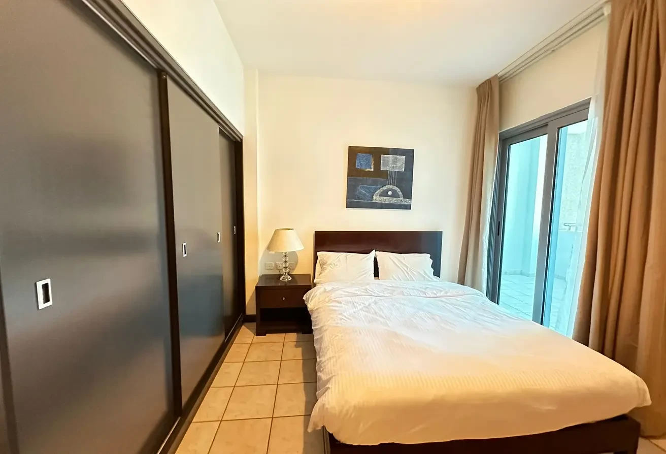 Stylish 3 Plus Maid with City/Sea View with Bills - Apartment in West Bay