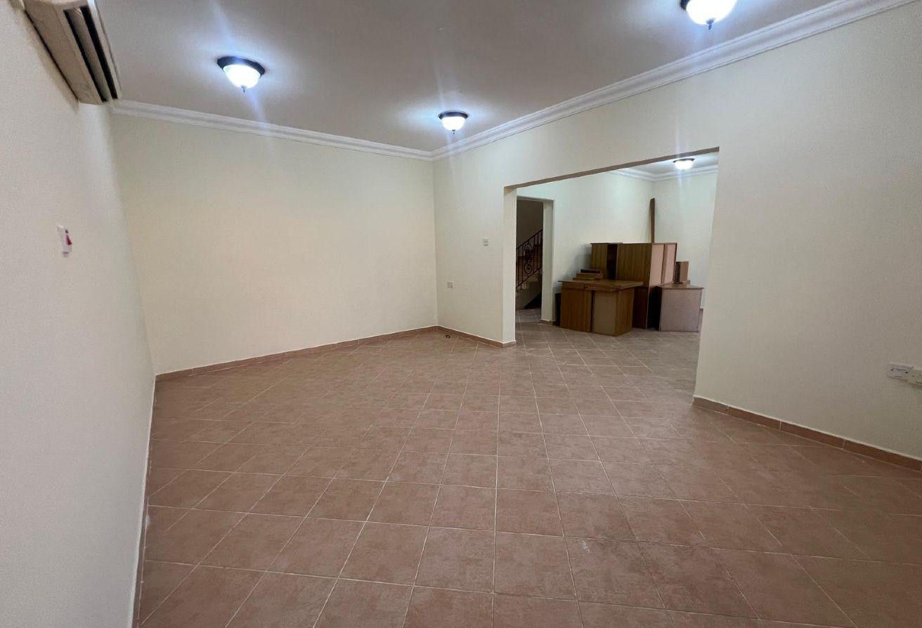 Great Standalone 4Bedroom+maid Villa / Ain Khaled - Villa in Ain Khaled