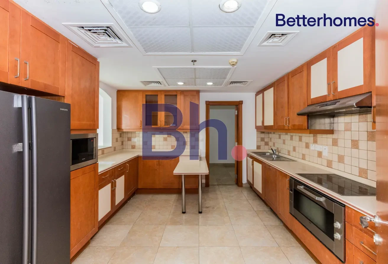 SPACIOUS | WITH MAID ROOM |BIG BALCONY| FREE MONTH - Apartment in West Porto Drive