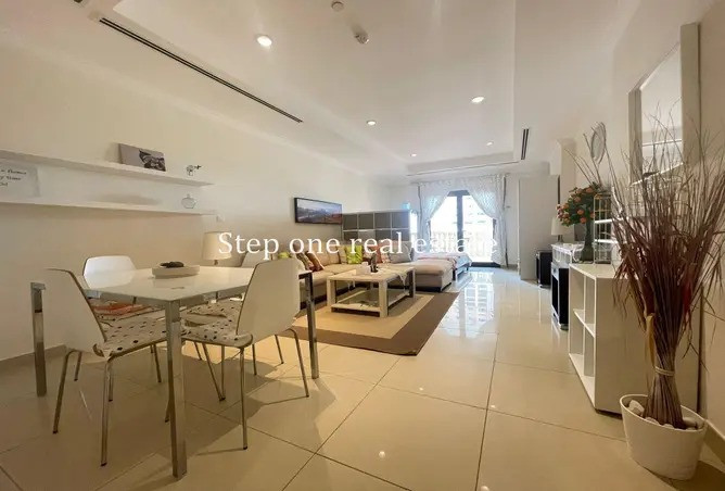 BILLS INCLUDED! DIRECT MARINA VIEW! STUDIO