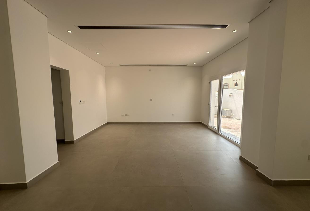 RENOVATED VILLA | 4BR | SEMI-FURNISHED - Villa in Ain Khaled