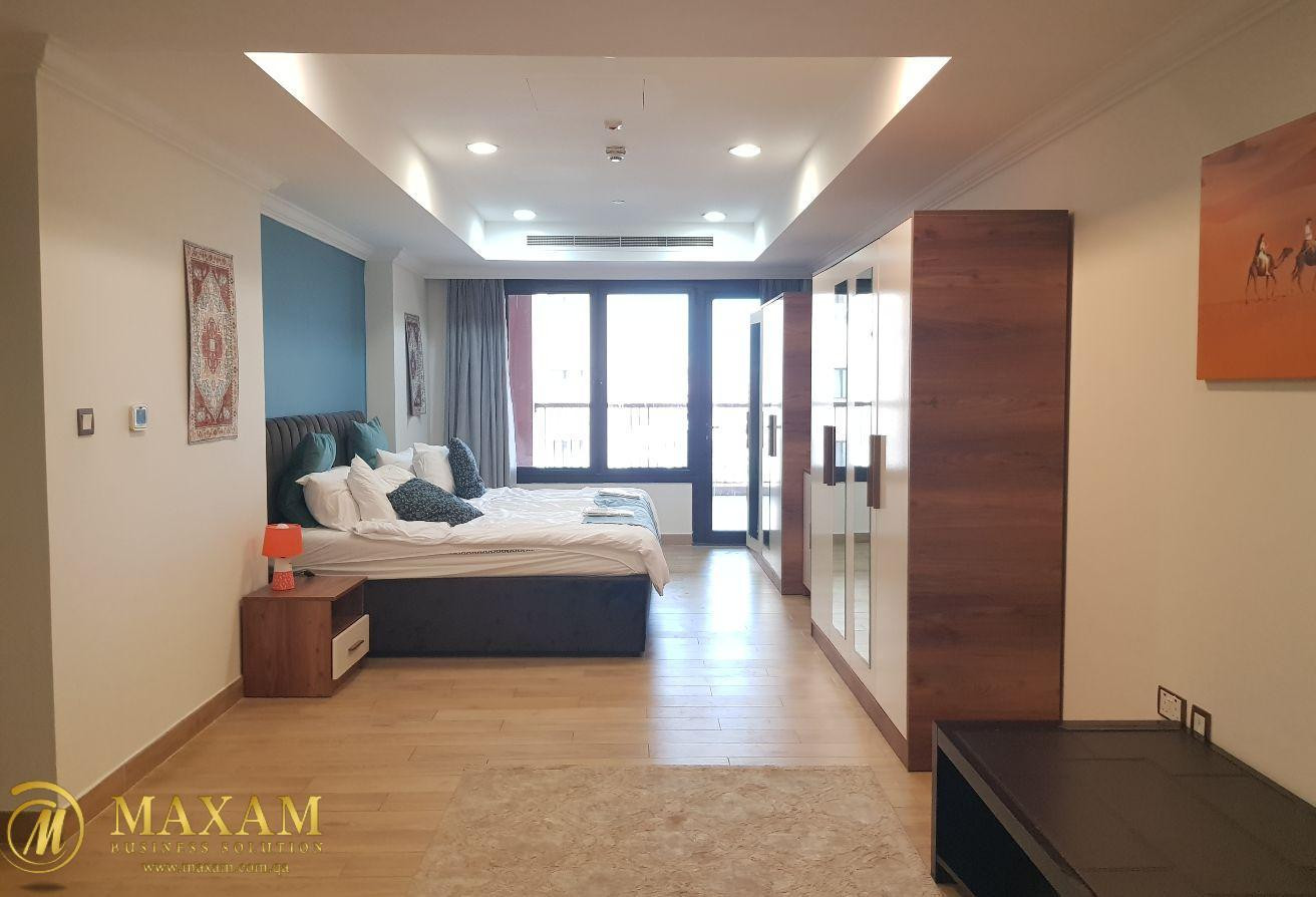 Master Bedroom Specious Flat In Pearl/Porto Arabia - Apartment in Porto Arabia