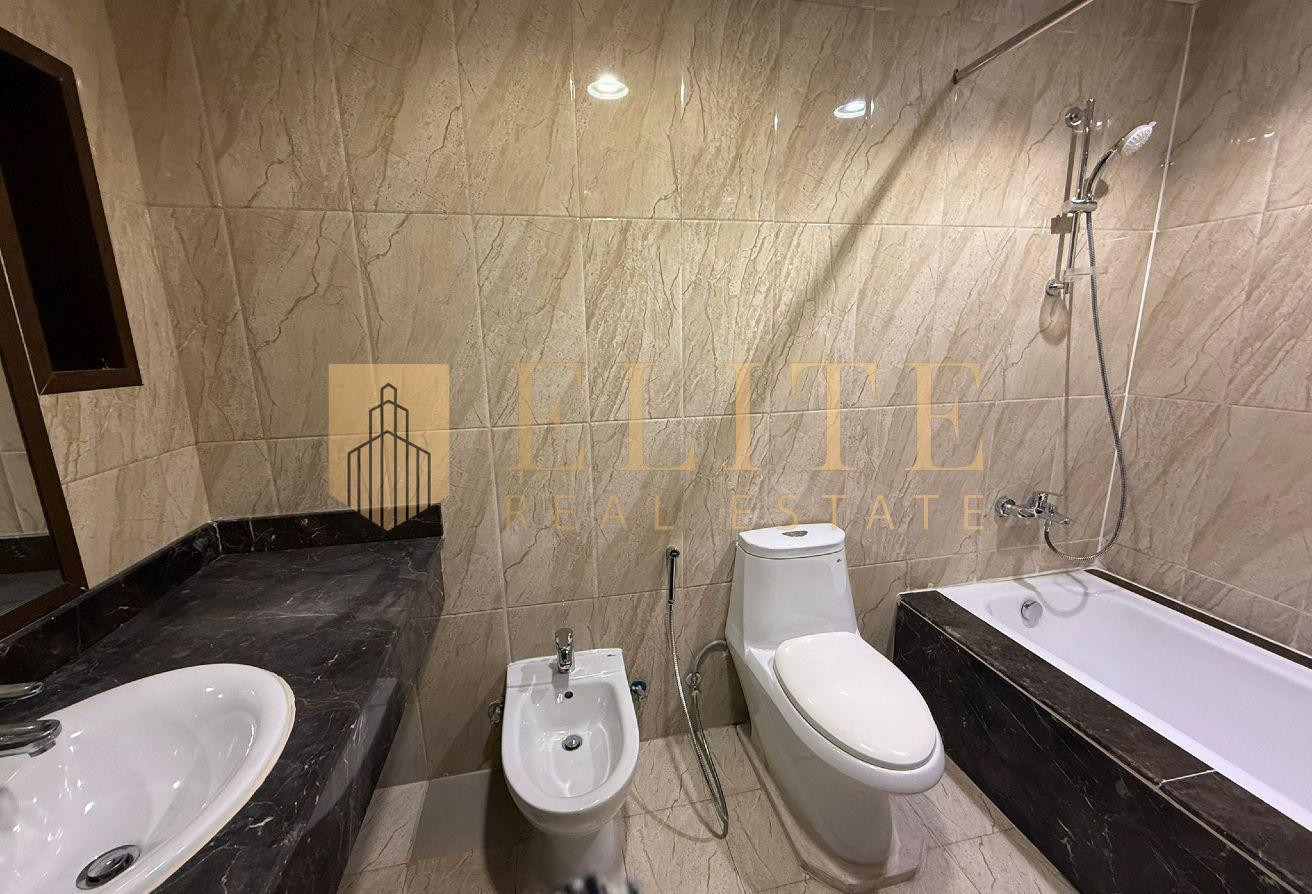 Brand new , semi furnished , pearl qatar - Hotel Apartments in West Porto Drive