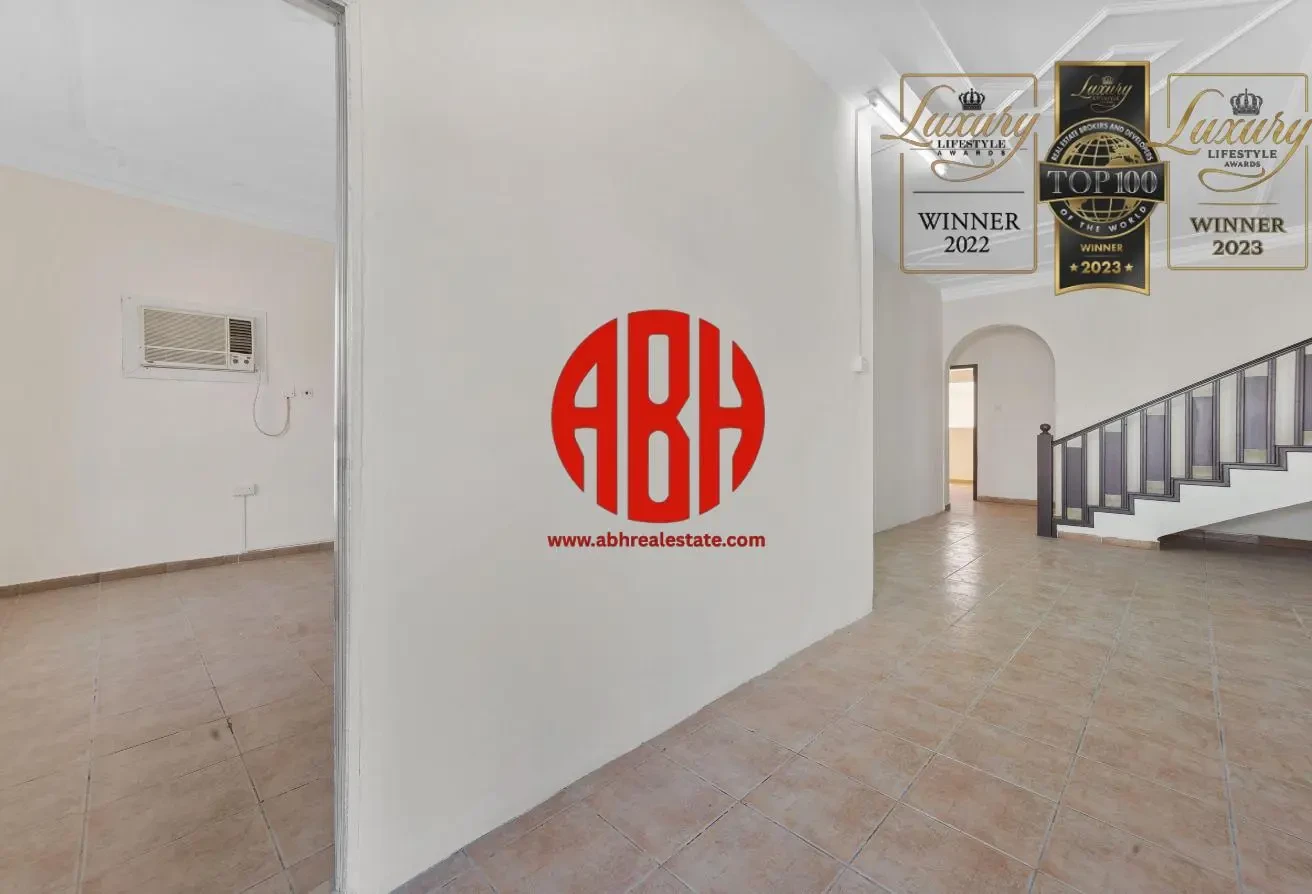 MODERN 5-BDR VILLA | GATED COMMUNITY | PRIME SPOT - Villa in Al Hadara Street