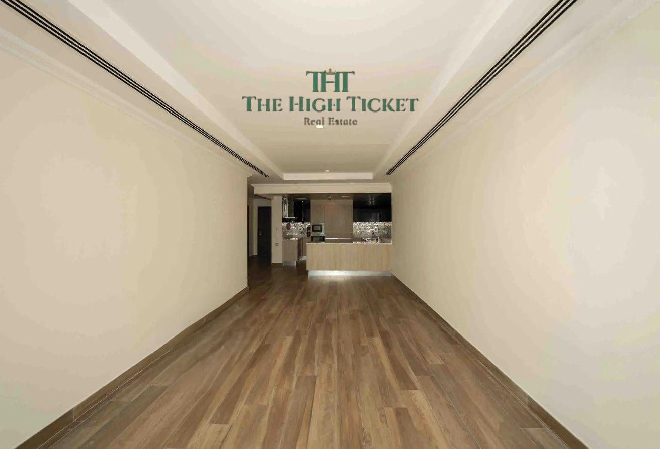 Stunning | 1BHK | With Office | SF | Including - Apartment in Viva West
