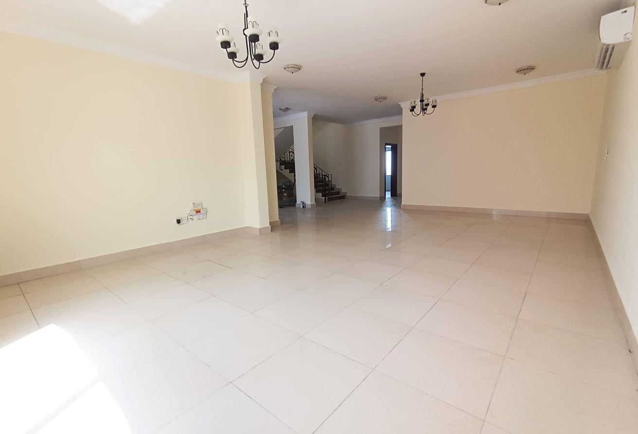 SPACIOUS 5BR COMPOUND VILLA WITH FACILITIES - Compound Villa in Doha