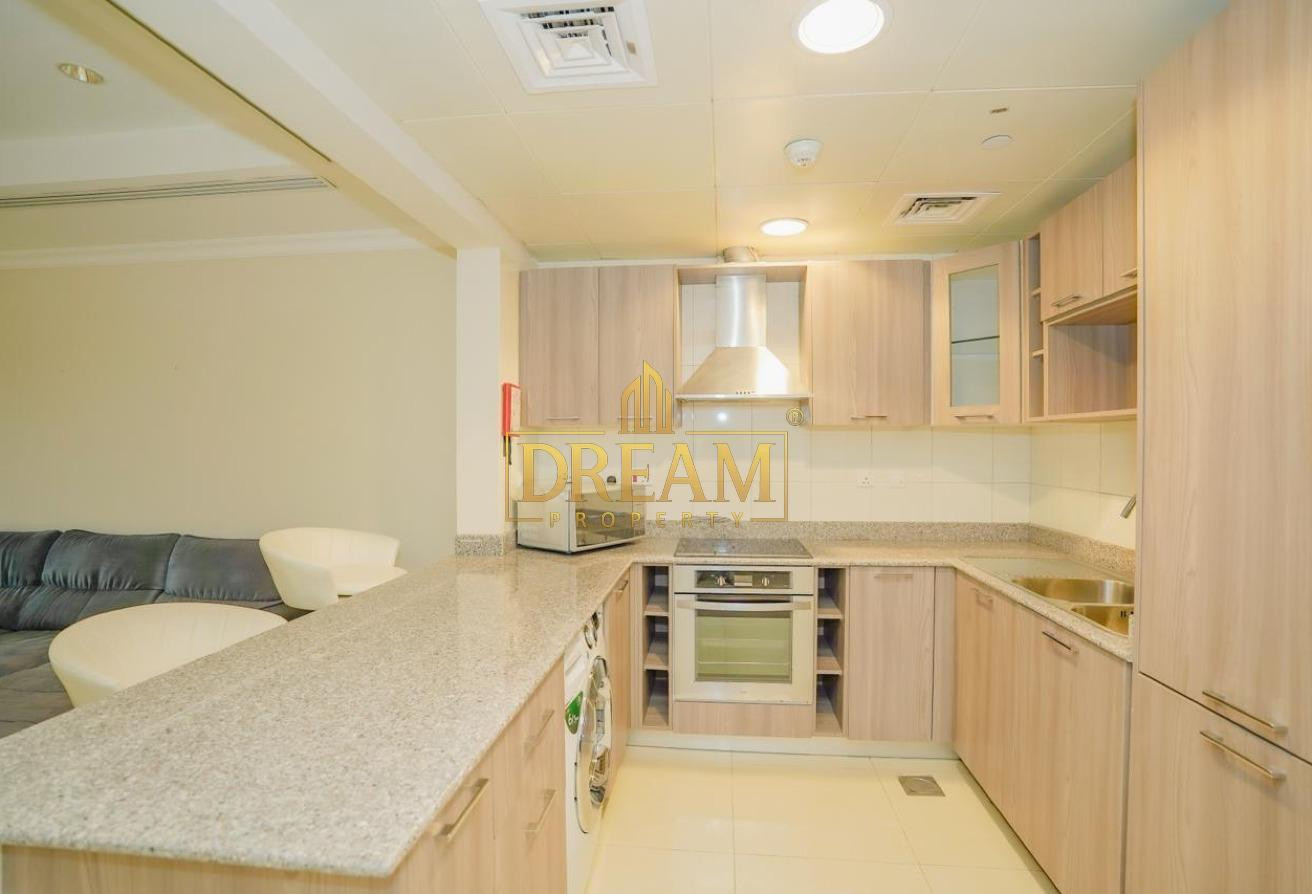 FF Studio With Balcony | Bills Included - Studio Apartment in Marina Gate