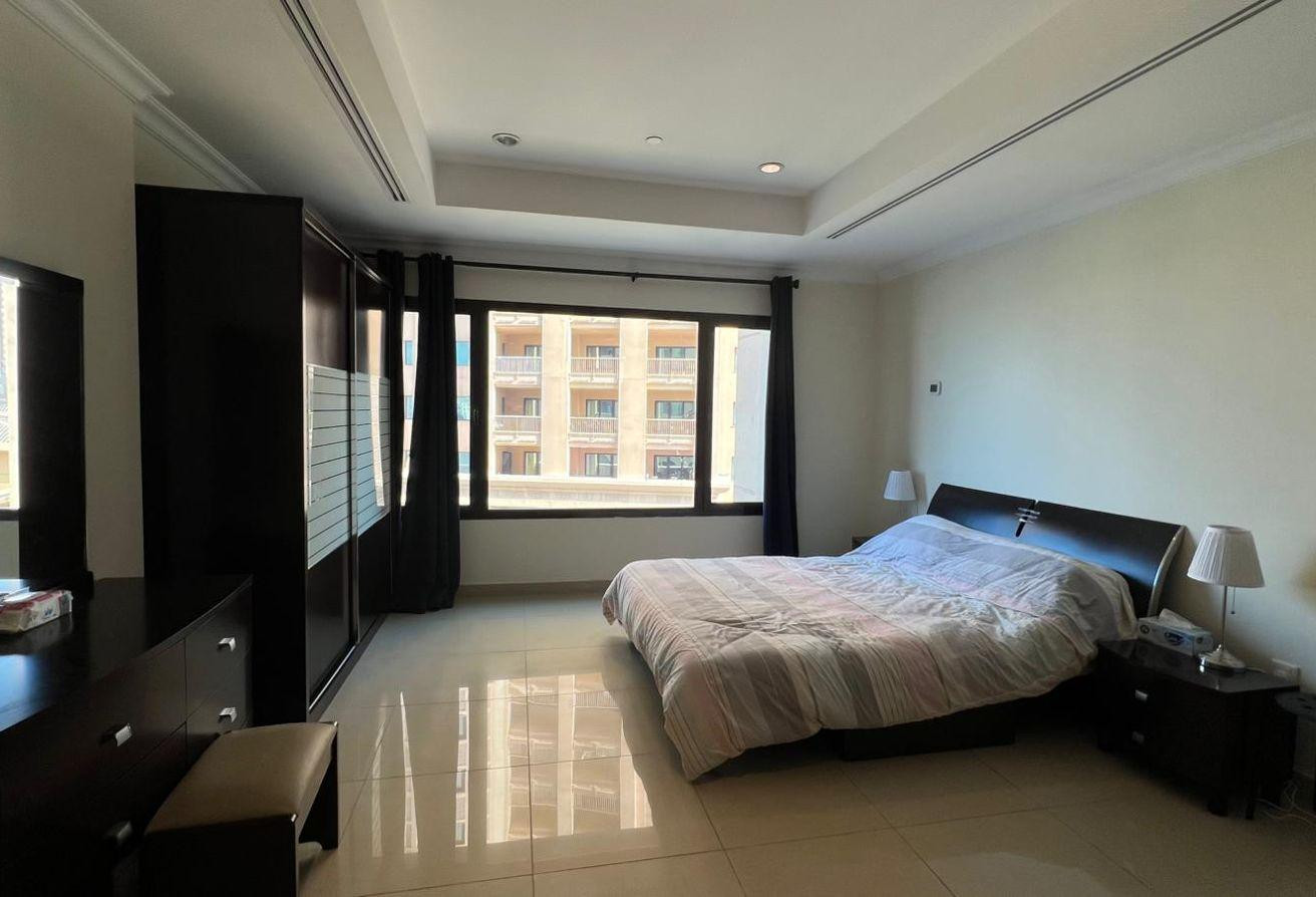 Luxurious Studio Apartment in Porto Arabia - Studio Apartment in West Porto Drive