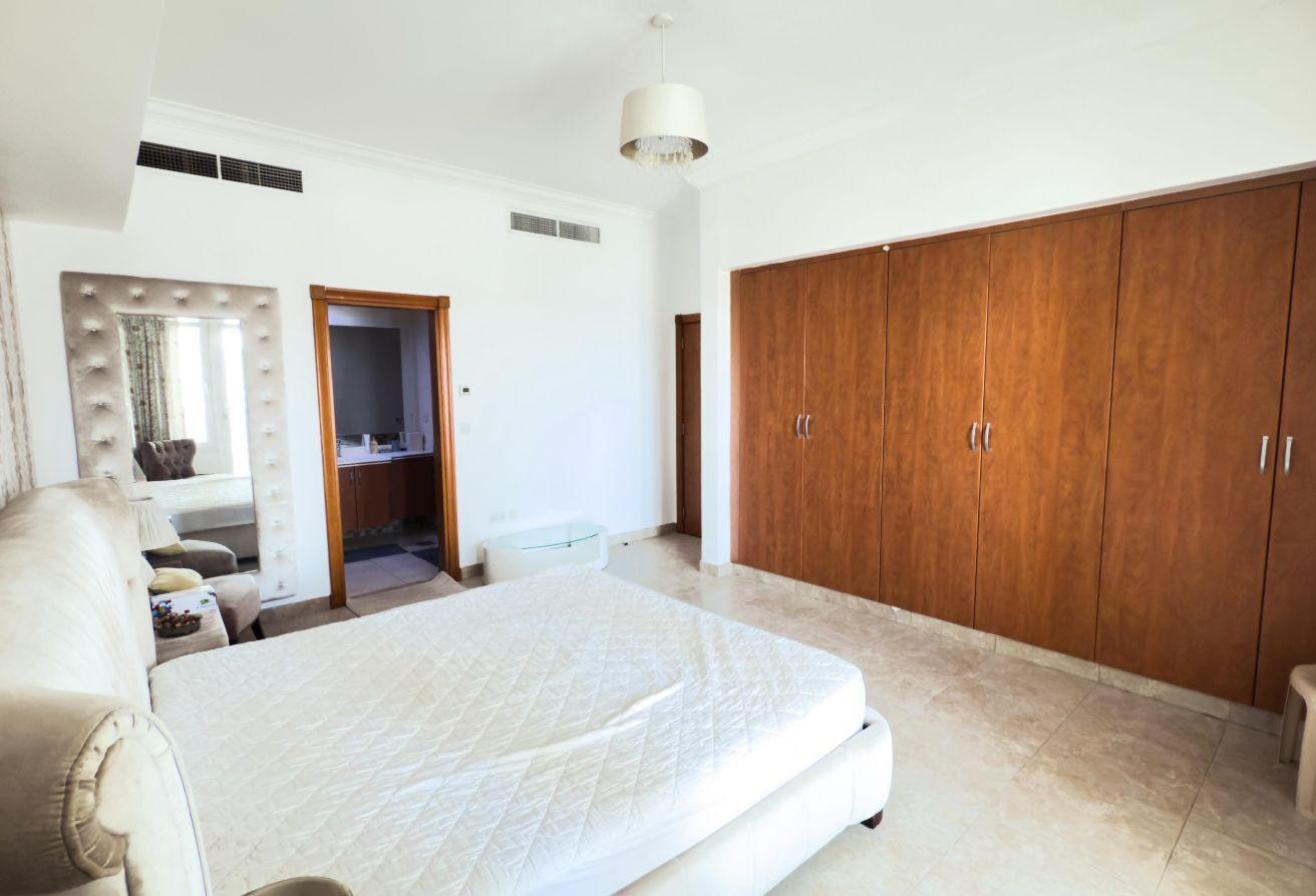 FOR SALE! SPACIOUS 3 BED+MAID-F/F-WITH TITLE DEEDS