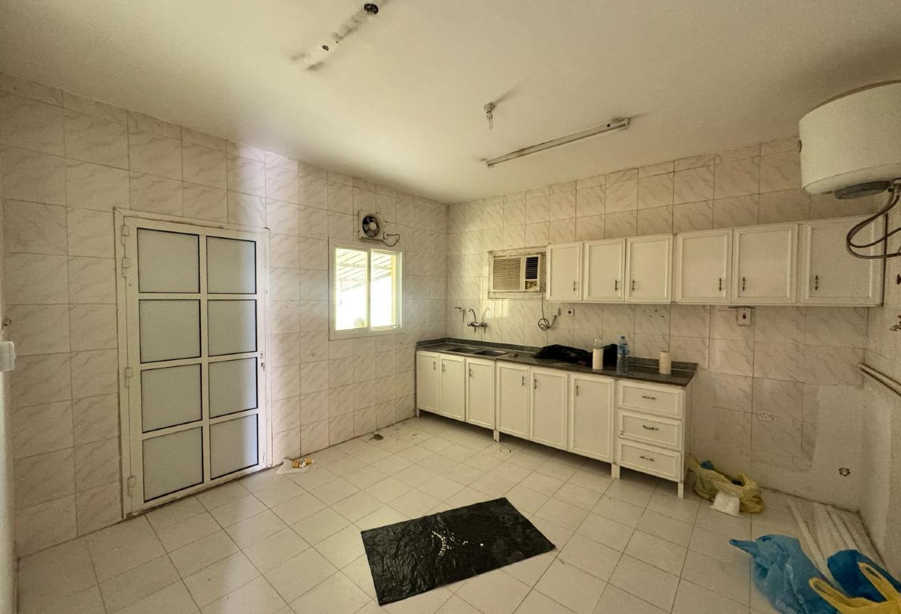 INDEPENDENT VILLA| 06 BEDROOMS| 9,000 - Villa in Down Town