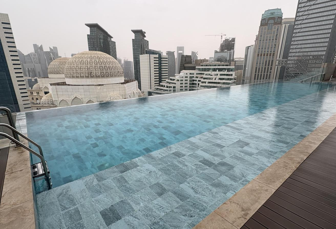 LAST UNIT AVAILABLE! NO COMMISSION! BIG 1 BR!