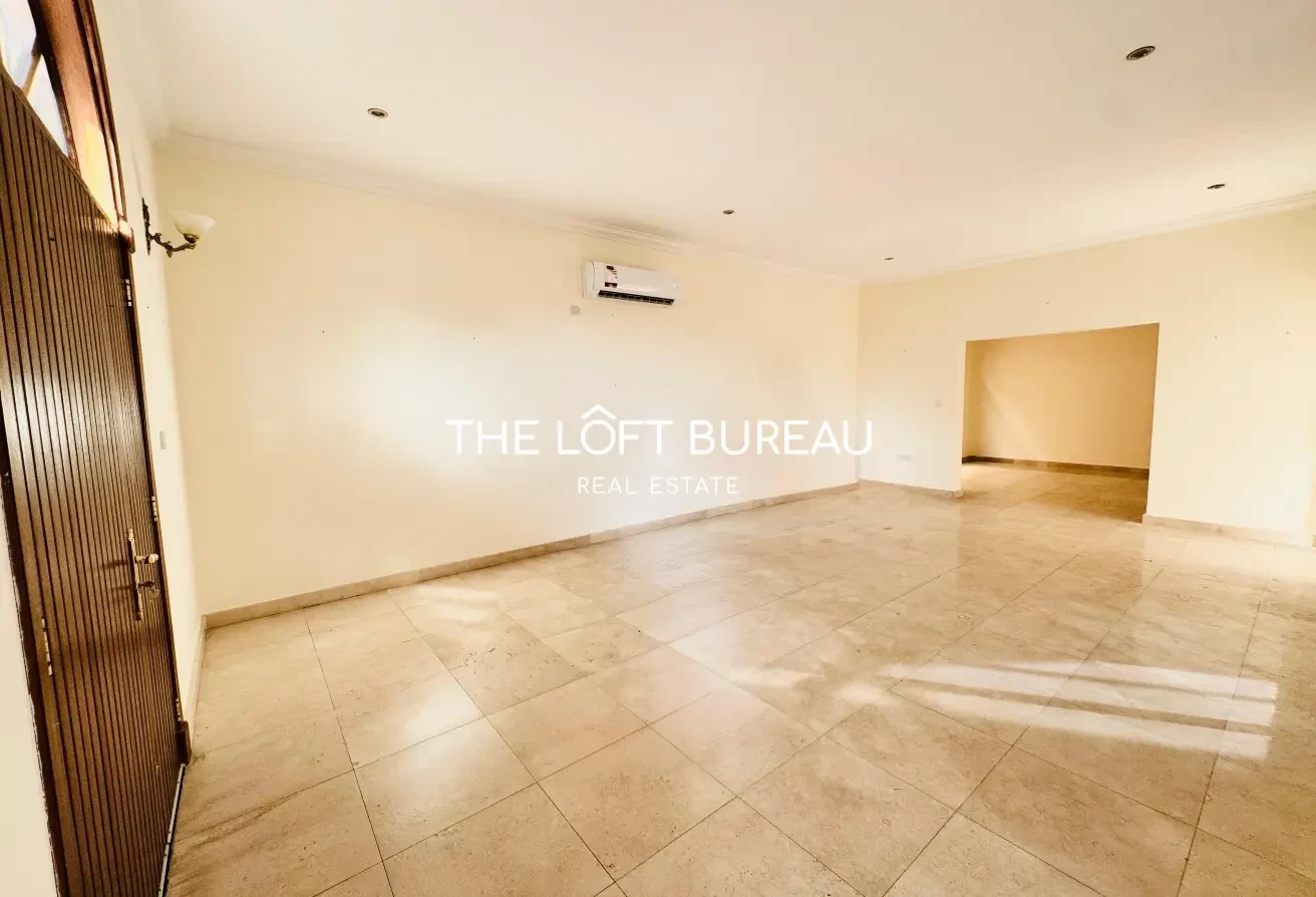 Stand Alone 5 Bedroms Villa + Maid - Villa in Al Waab