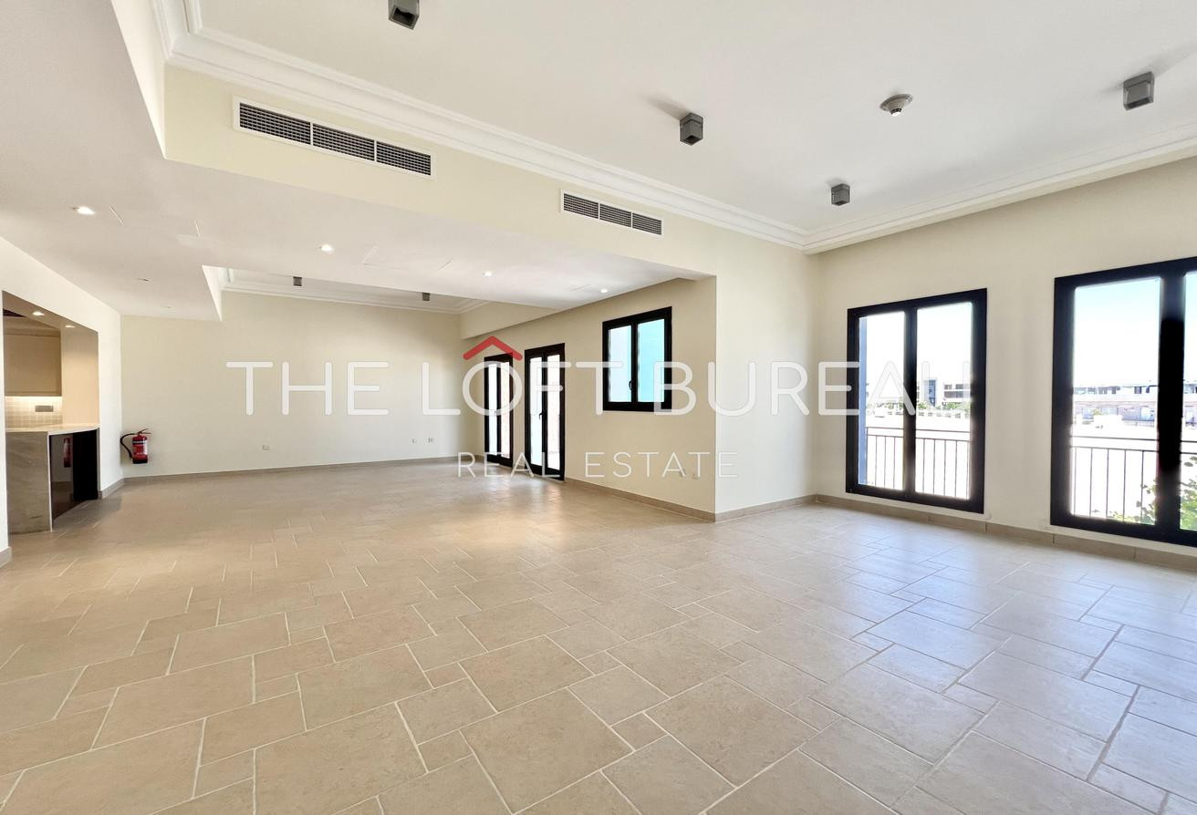 Elegant 2 BHK Townhouse | Private Beach Access - Townhouse in Venezia