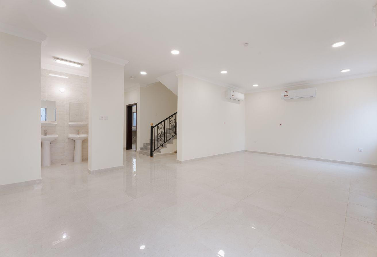 Brand New 6BR Family Villa in Kheesa no commission