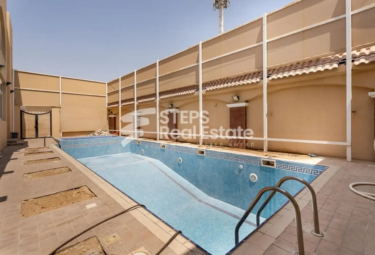 Spacious Villa with Balcony and Backyard for Rent - Villa in AlMuraikh