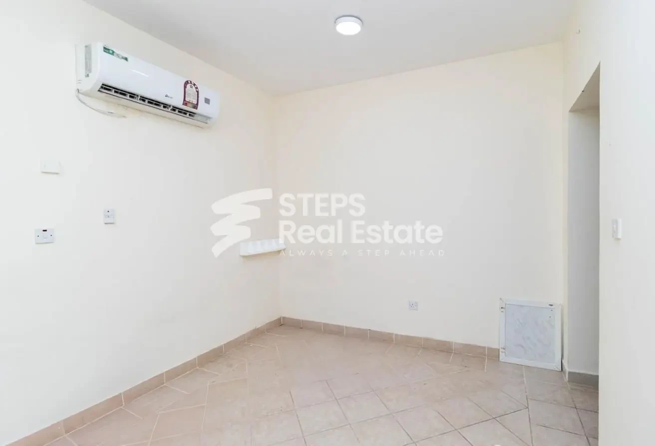 Large Villa in Compound for Staff for Rent - Villa in Umm Al Seneem Street