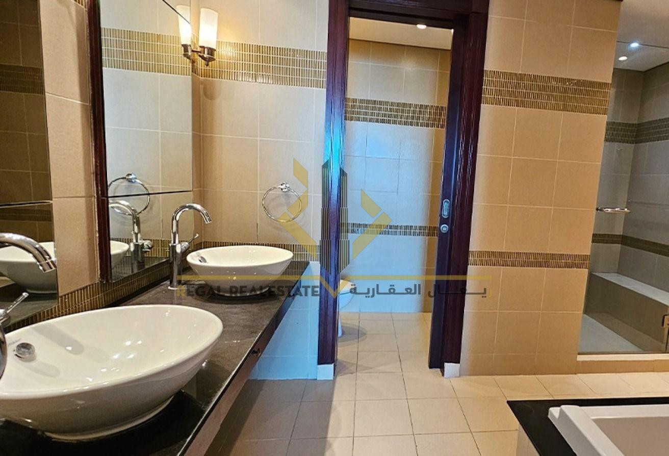 Sea View 2BR Townhouse for rent in Porto Arabia - Apartment in West Porto Drive