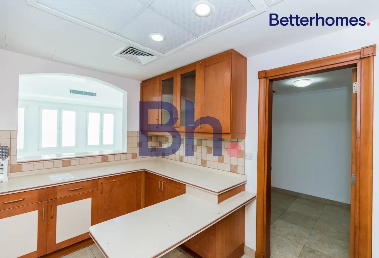 SPACIOUS | WITH MAID ROOM |BIG BALCONY| FREE MONTH - Apartment in West Porto Drive