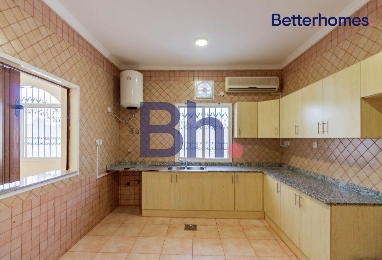 SPACIOUS 4 BEDROOM WITH MAID ROOM | FREE 1ST MONTH - Apartment in Souk Al gharaffa