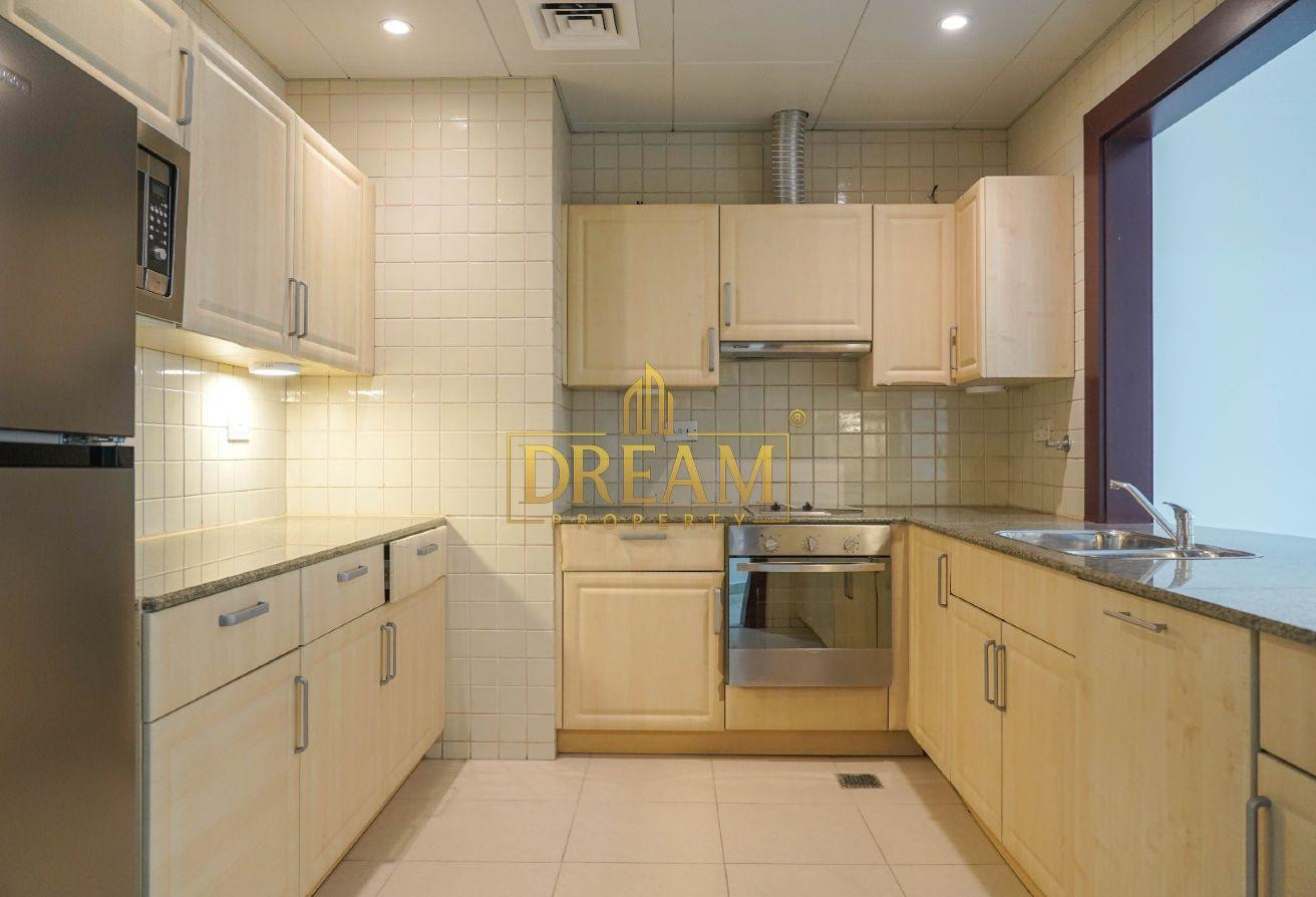 Huge Balcony | 1 Bedroom | Semi Furnished - Apartment in Marina Gate