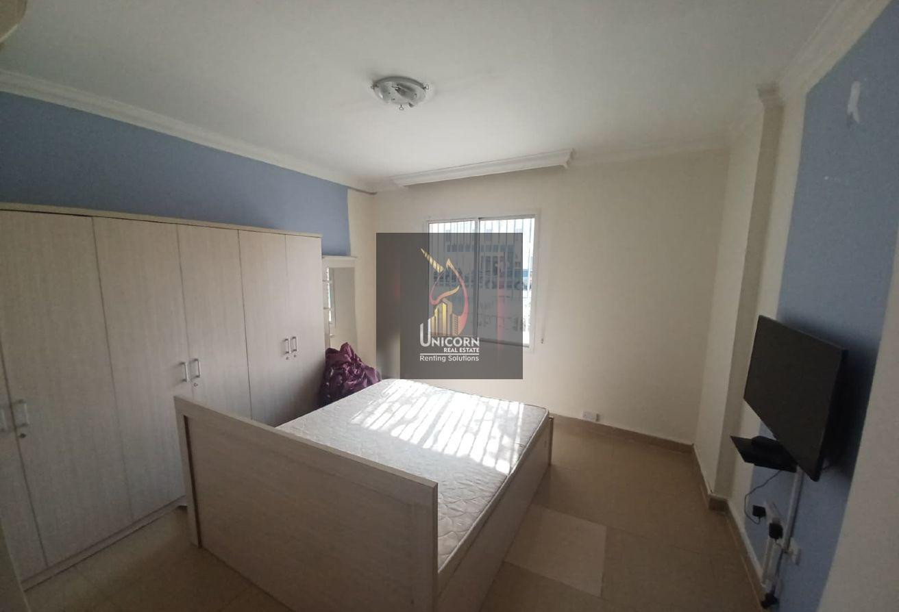 Well-Kept 3-Bedroom | Unfurnished - Apartment in Al Nasr Street