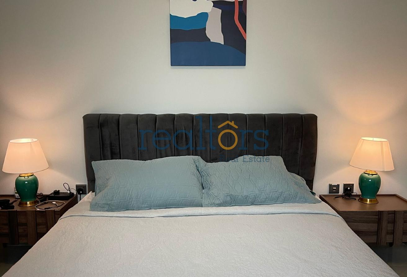 Excellemt fully furnished 1 BHK including utilitie