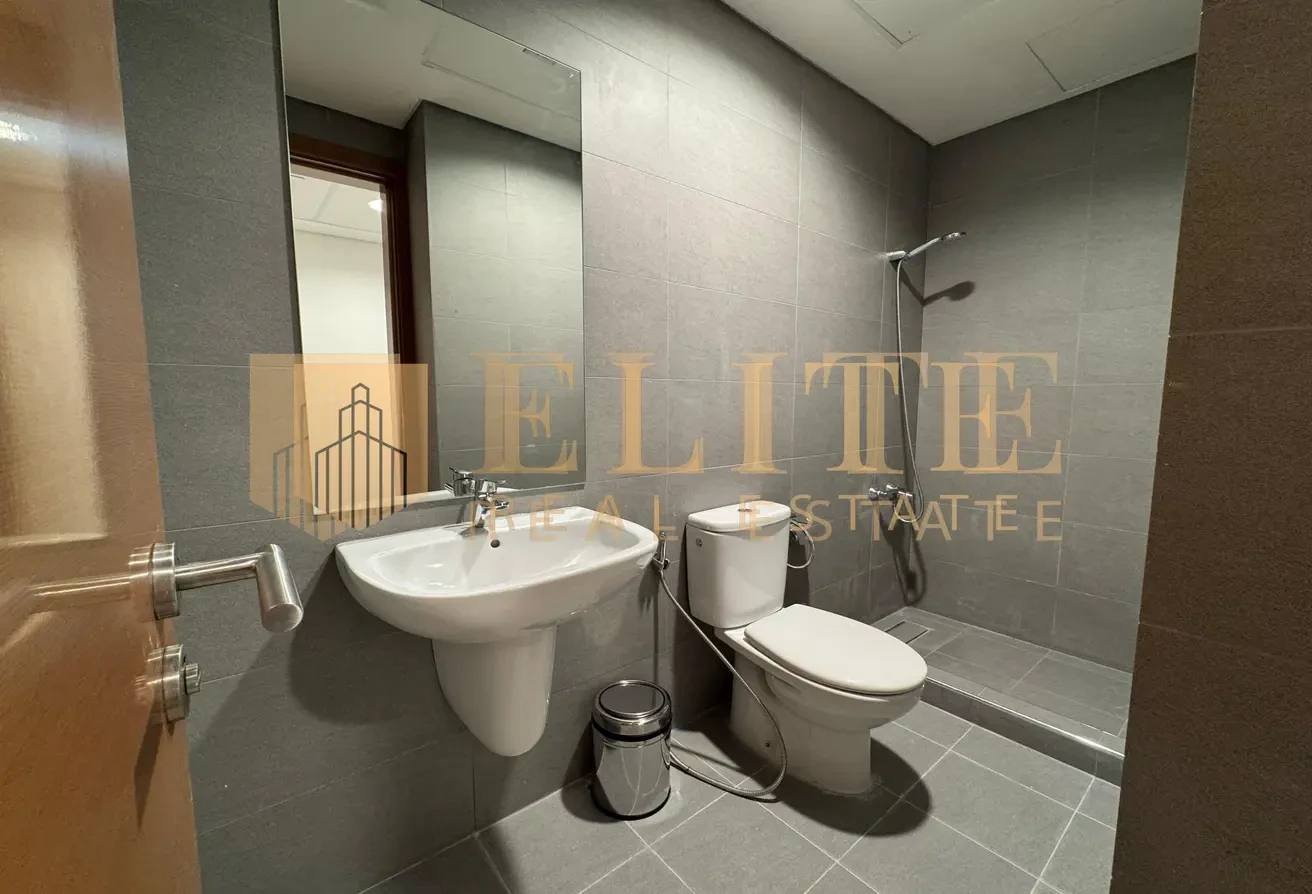 Spacious Furnished 3 Bedroom+Maid in West Bay - Apartment in West Bay