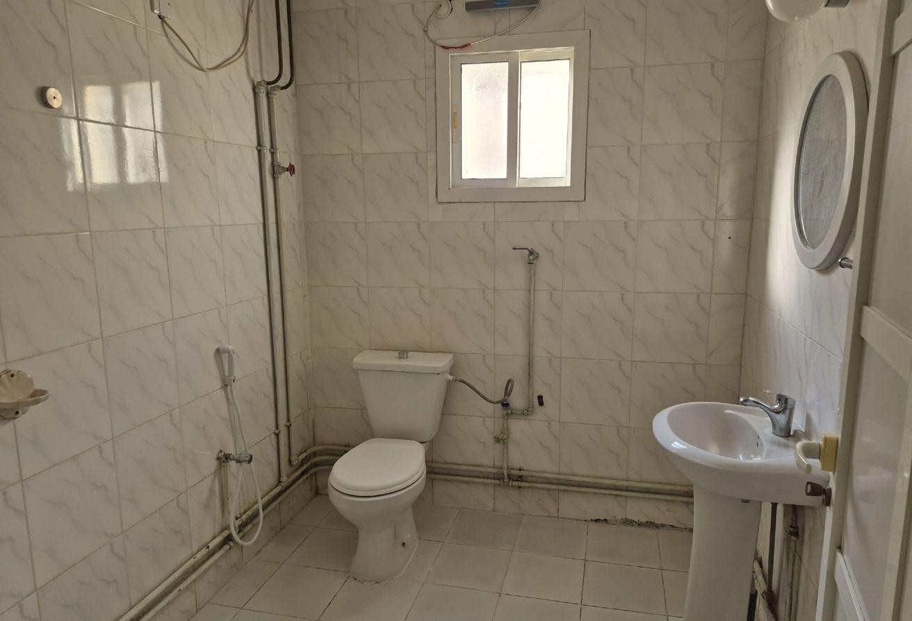 FAMILY OR STAFF VILLA| 06 BEDROOMS| OUTHOUSE - Villa in Al Thakhira