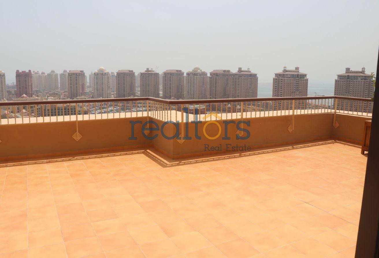Stunning 5BR + Maid Penthouse | Marina | Rented - Penthouse in West Porto Drive