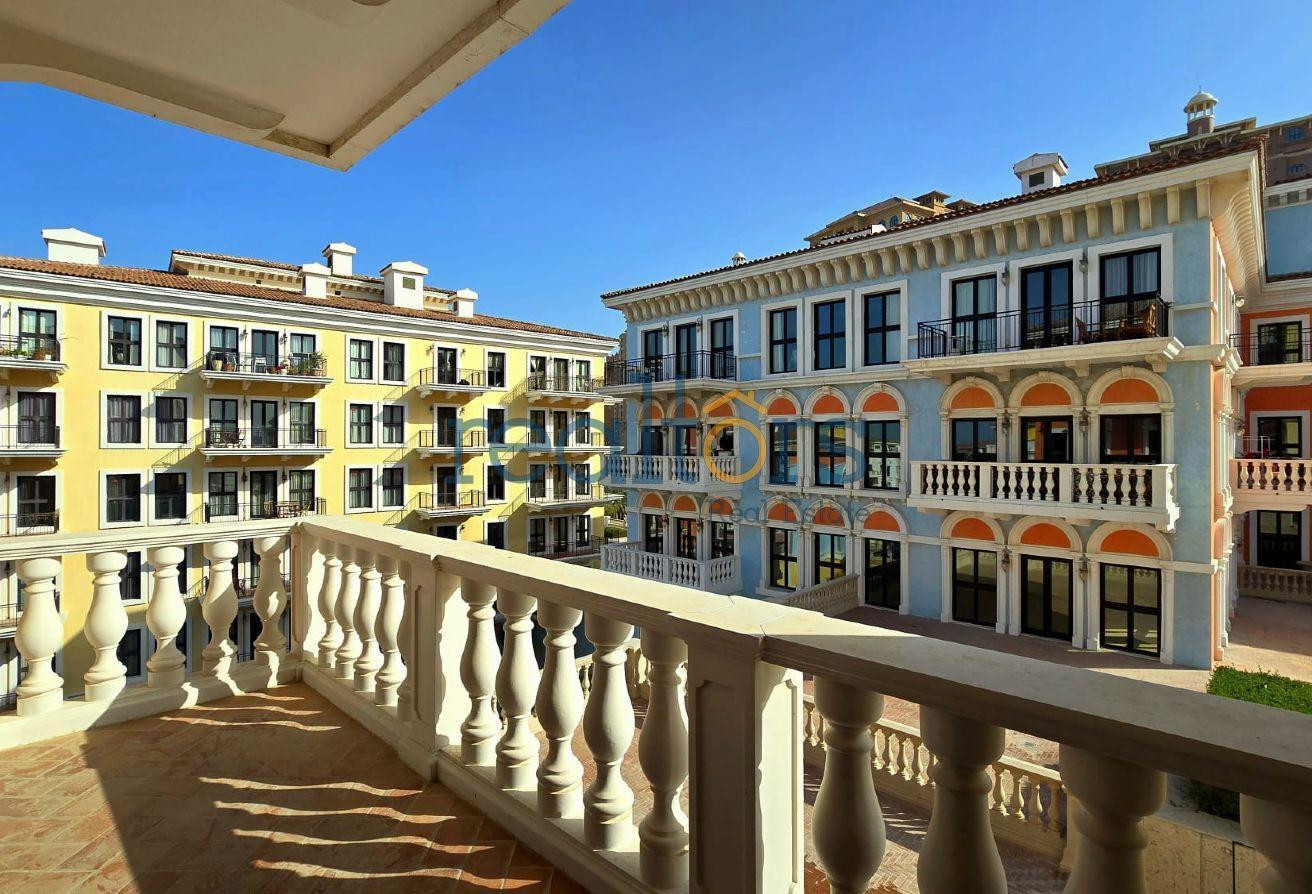 Semi-Furnished 1BHK in QQ | Spacious 75 sqm - Apartment in Carnaval