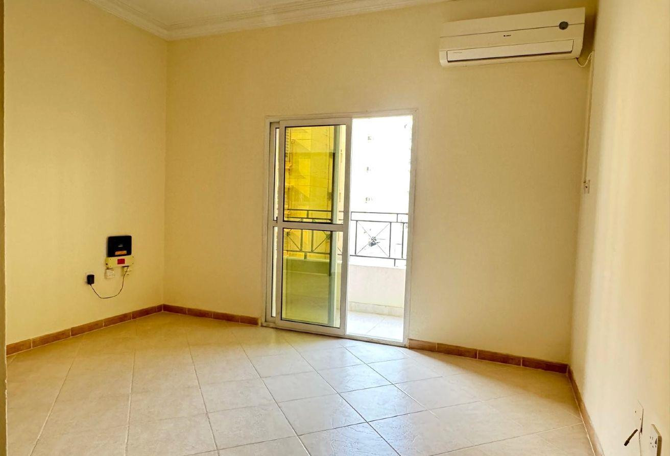 WELL MAINTAINED UF 3BHK APARTMENT WITH BALCONY - Apartment in Al Hashmi Building