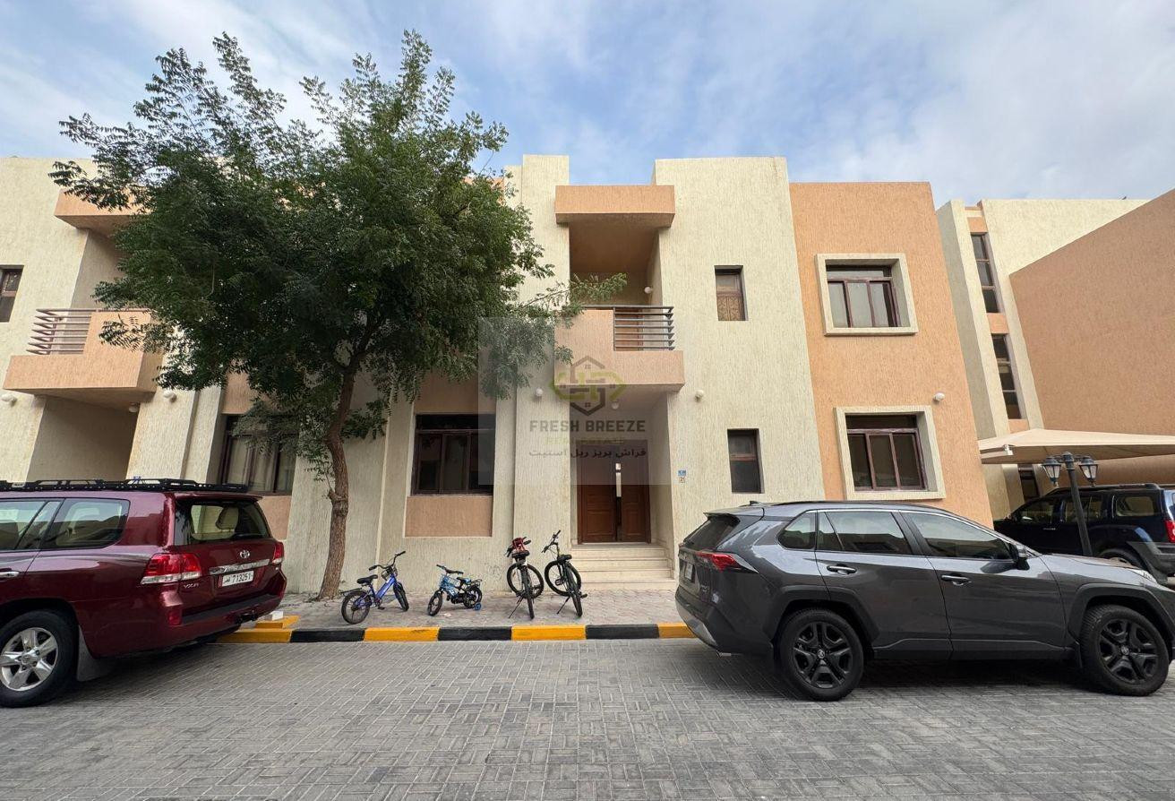 4BR villa Unfurnished in abuhamour