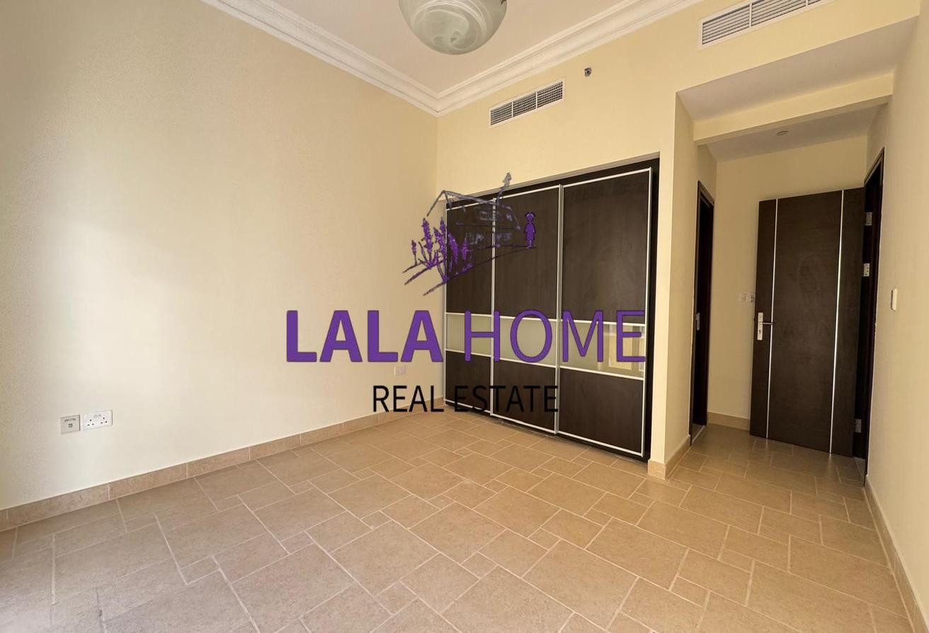 No Fees - 3Bedrooms - Month Free, QQ