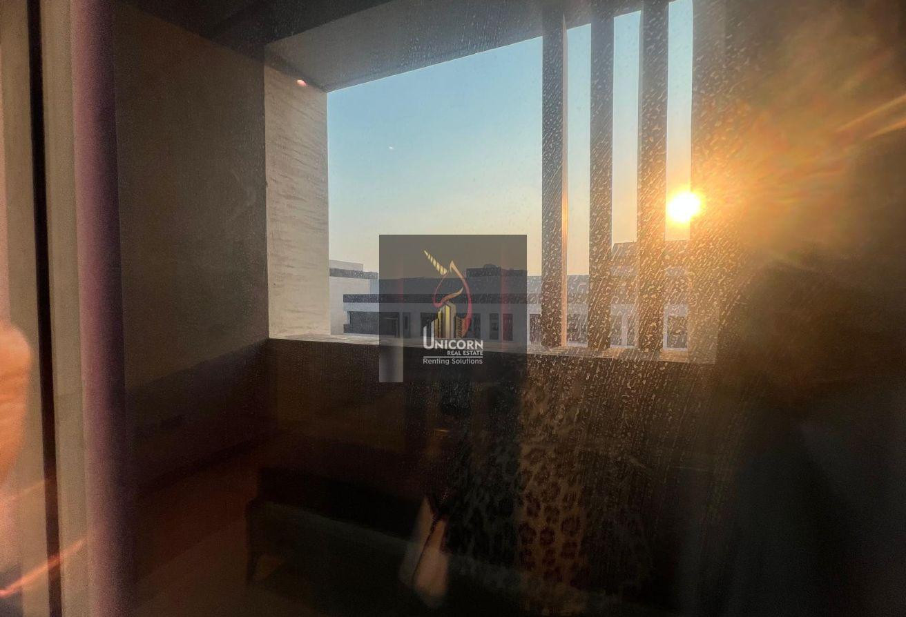 Good as New 2-Br +Maids | FF | Balcony | Bills Inc - Apartment in West Walk