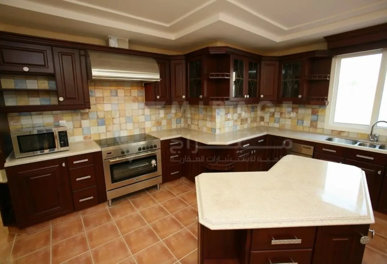 Luxury 4 Bedroom Compound Villa in West Bay - Compound Villa in West Bay Lagoon