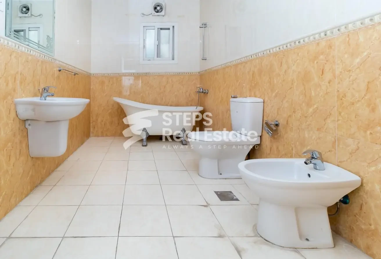 Spacious 3-Story Villa for Rent in Al Thumama - Villa in Al Thumama