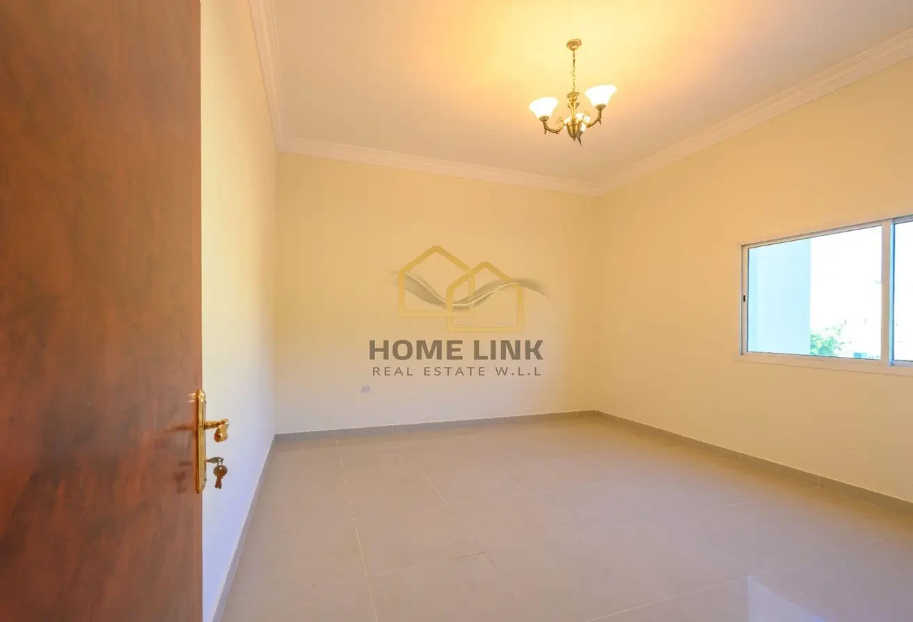 Spacious 4 Bedroom + Maid Villa in Ain Khaled - Villa in Ain Khaled