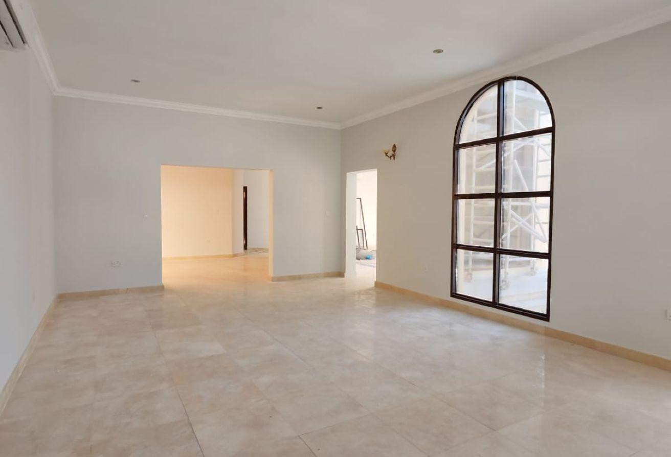SPACIOUS 5BR VILLA IN AL WAAB - PRIVATE POOL - AC