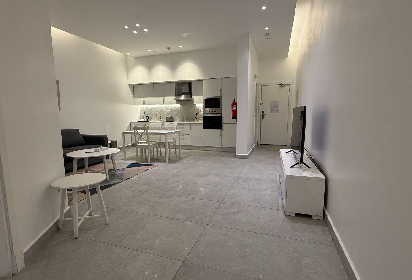 1 Bedroom luxurious &amp; fully service Apartment - Apartment in Ramada Tower