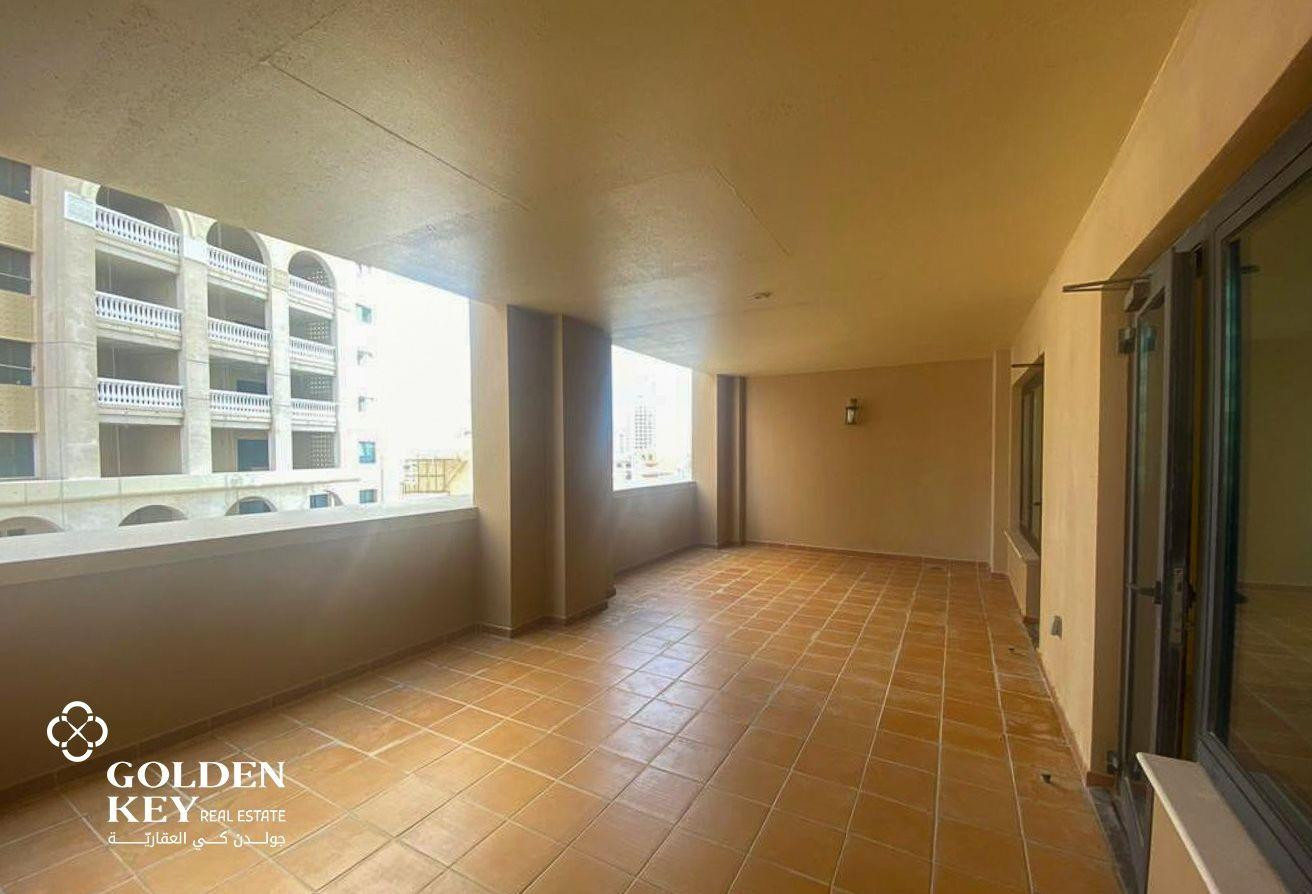 Big Balcony | Semi-Furnished 2BR | +1 Month Free - Apartment in West Porto Drive