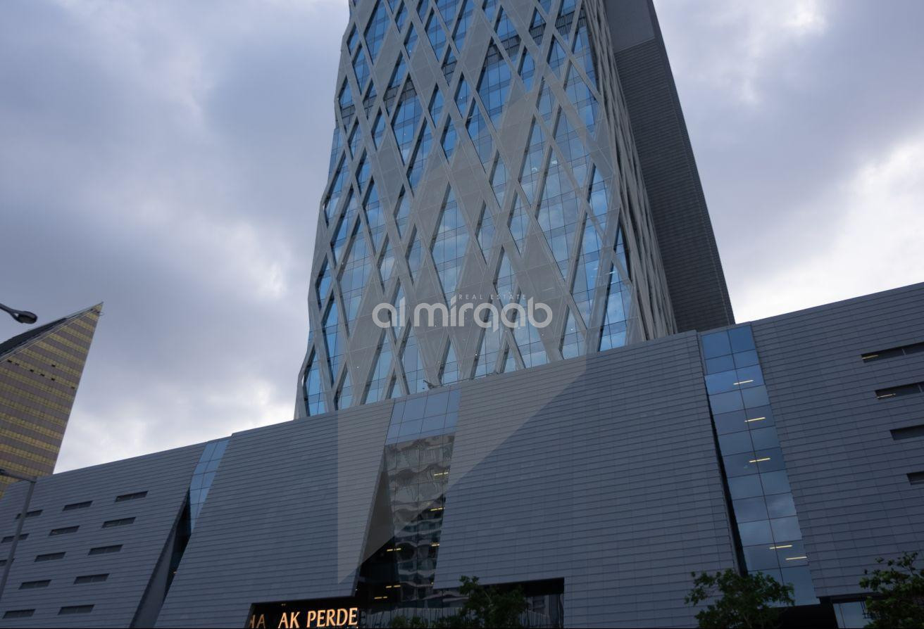 LUXURY BUILDING 387 SQM FITTED OFFICE IN LUSAIL