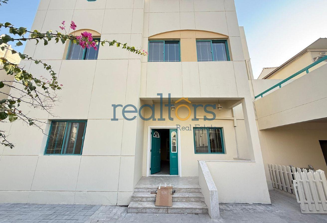 SPACIOUS 4BR plus Maid / Semi Furnished / Aziziyah - Compound Villa in Al Numan Street