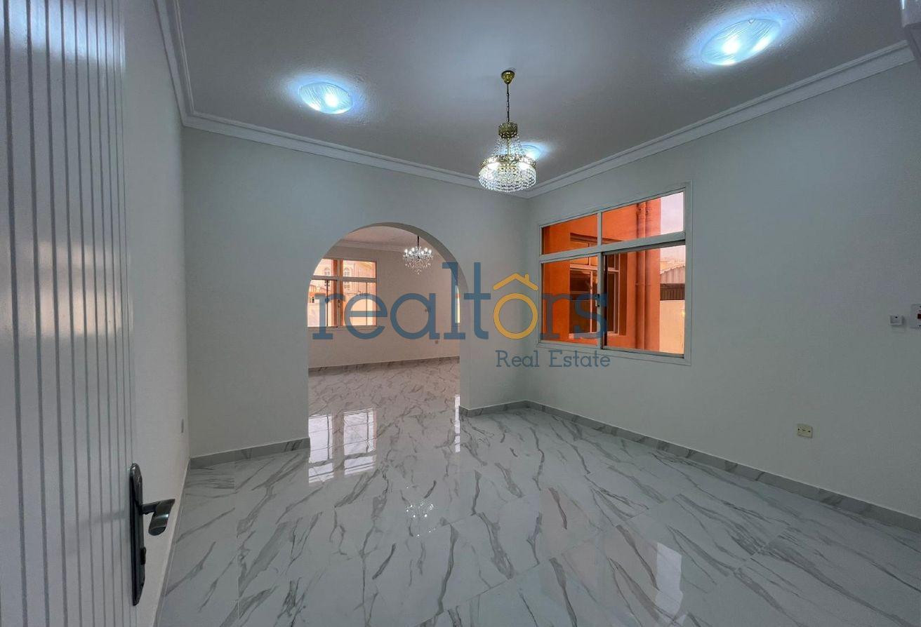 Elegant 4BR Family Villa for Rent in Duhail - Villa in Street 871